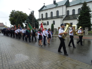 Uroczystość odsłonięcia i poświęcenia tablicy pamiątkowej w Gręboszowie
