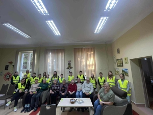 Uczniowie z wizytą w Klubie Seniora 
w ramach konkursu "Odblaskowa szkoła"