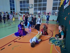 Bal karnawałowy kl. I-IV