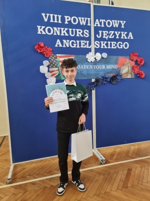 Gabriel Woźniak Laureatem Powiatowego Konkursu 
z Języka Angielskiego „Broaden Your Mind”