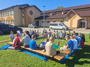 Piknik czytelniczy w plenerze