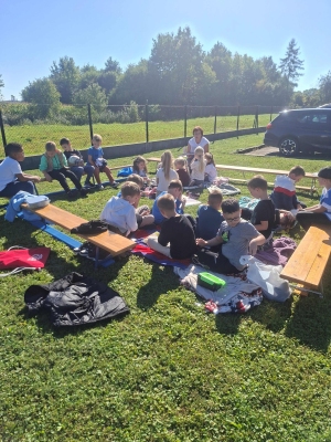 Piknik czytelniczy w plenerze