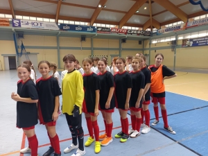 Złoto w Piłce Halowej Dziewcząt 
kl. IV –VI