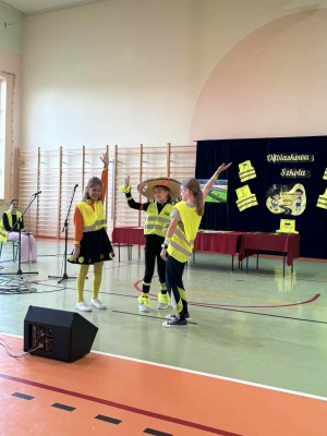 Pokaz mody w ramach konkursu
 "Odblaskowa szkoła"