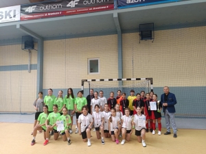 Złoto w Piłce Halowej Dziewcząt 
kl. IV –VI