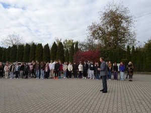 Próbna ewakuacja z budynku szkoły