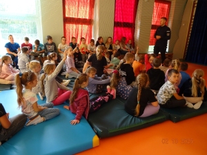 ,,Tydzień przeciwdziałania przemocy rówieśniczej''-spotkanie z funkcjonariuszem policji