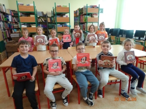 Pierwsza wizyta w szkolnej bibliotece