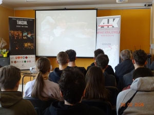 Udział kl. VII-VIII w projekcji filmu 
,,Tarzan. Dzieci tej ziemi''
