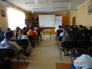 Udział kl. VII-VIII w projekcji filmu 
,,Tarzan. Dzieci tej ziemi''