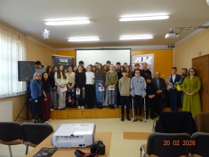 Udział kl. VII-VIII w projekcji filmu 
,,Tarzan. Dzieci tej ziemi''