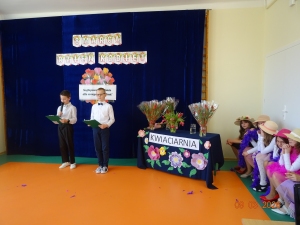 Uroczysty apel z okazji Dnia Kobiet