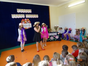 Uroczysty apel z okazji Dnia Kobiet