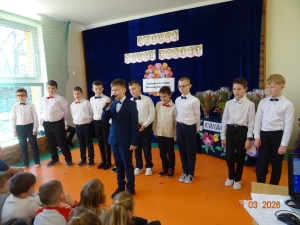 Uroczysty apel z okazji Dnia Kobiet