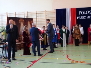 ,,Polonezem przez historię''-obchody 235. rocznicy uchwalenia Konstytucji 3 Maja