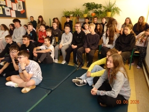Edukacja z żołnierzami jednostki specjalnej