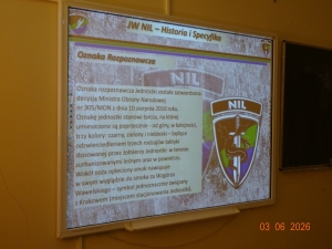Edukacja z żołnierzami jednostki specjalnej