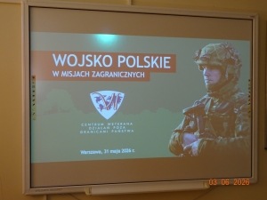 Edukacja z żołnierzami jednostki specjalnej