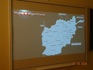 Edukacja z żołnierzami jednostki specjalnej