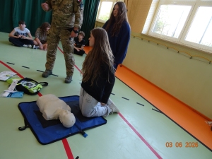 Edukacja z żołnierzami jednostki specjalnej