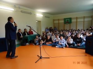  ,,Konkurs Recytacji Wierszy z Humorem''-kl. IV-VIII