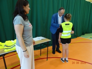 Wręczenie kart rowerowych Uczniom klas IVa i IVb
