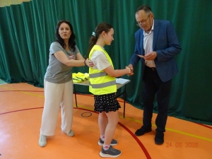 Wręczenie kart rowerowych Uczniom klas IVa i IVb