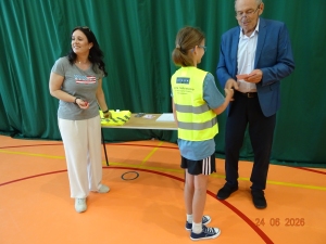 Wręczenie kart rowerowych Uczniom klas IVa i IVb