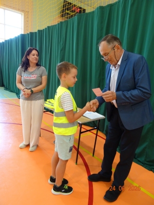 Wręczenie kart rowerowych Uczniom klas IVa i IVb