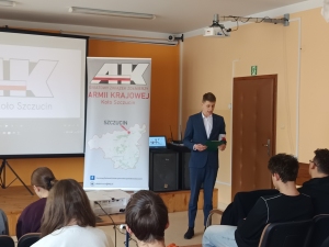 Udział kl. VII-VIII w projekcji filmu
 ,,Tarzan. Dzieci tej ziemi''