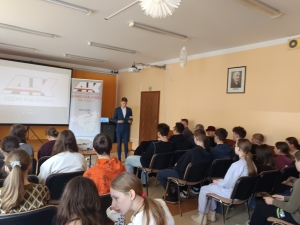 Udział kl. VII-VIII w projekcji filmu
 ,,Tarzan. Dzieci tej ziemi''