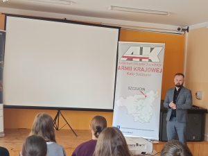 Udział kl. VII-VIII w projekcji filmu
 ,,Tarzan. Dzieci tej ziemi''