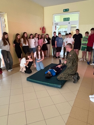 „Edukacja z wojskiem”  