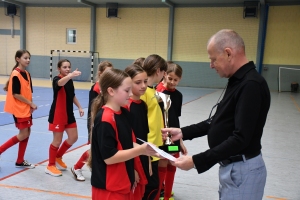 Złoto w Piłce Halowej Dziewcząt 
kl. IV –VI