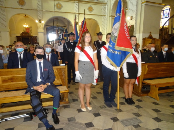 Odsłonięcie i poświęcenie tablicy przy cmentarzu wojennym w Ujściu Jezuickim