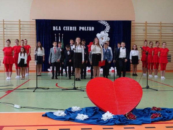  Akademia z okazji Święta Niepodległości i Święta Patrona Szkoły 