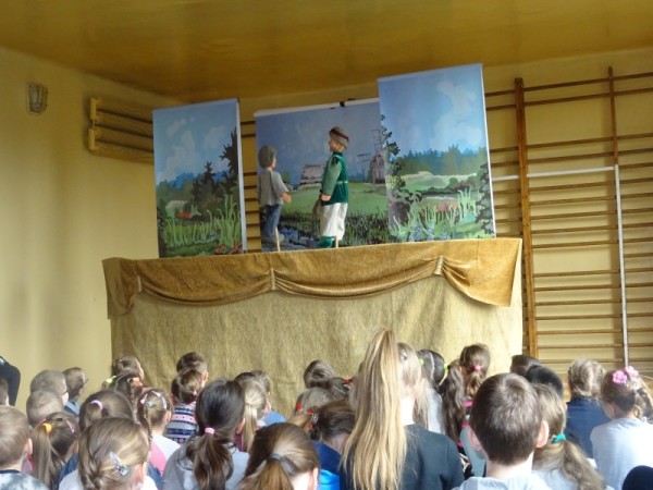 "Koszyk z czystego srebra"- teatr lalkowy