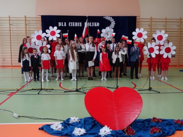  Akademia z okazji Święta Niepodległości i Święta Patrona Szkoły 