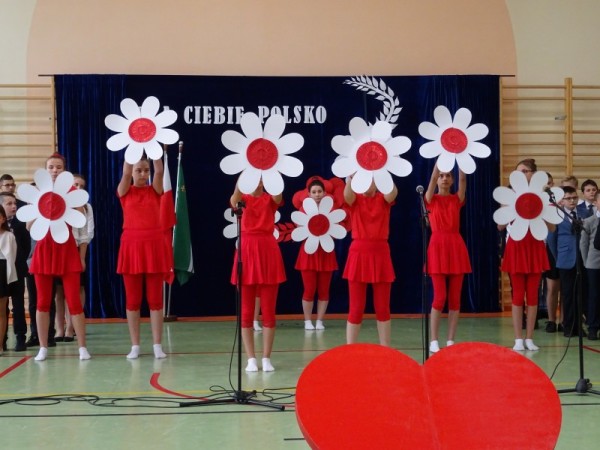  Akademia z okazji Święta Niepodległości i Święta Patrona Szkoły 
